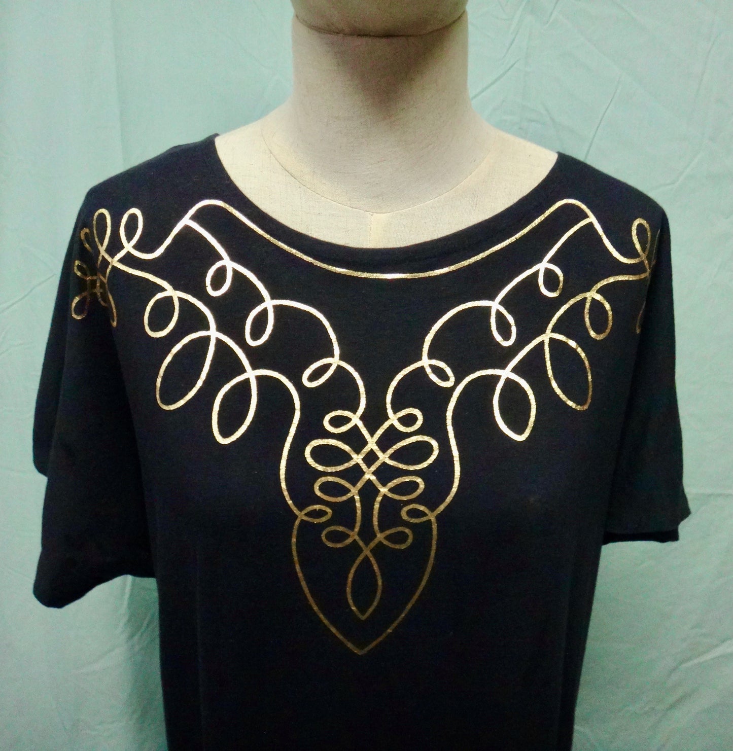 80s Batwing Gold and Black Foil Printed T-shirt Dress