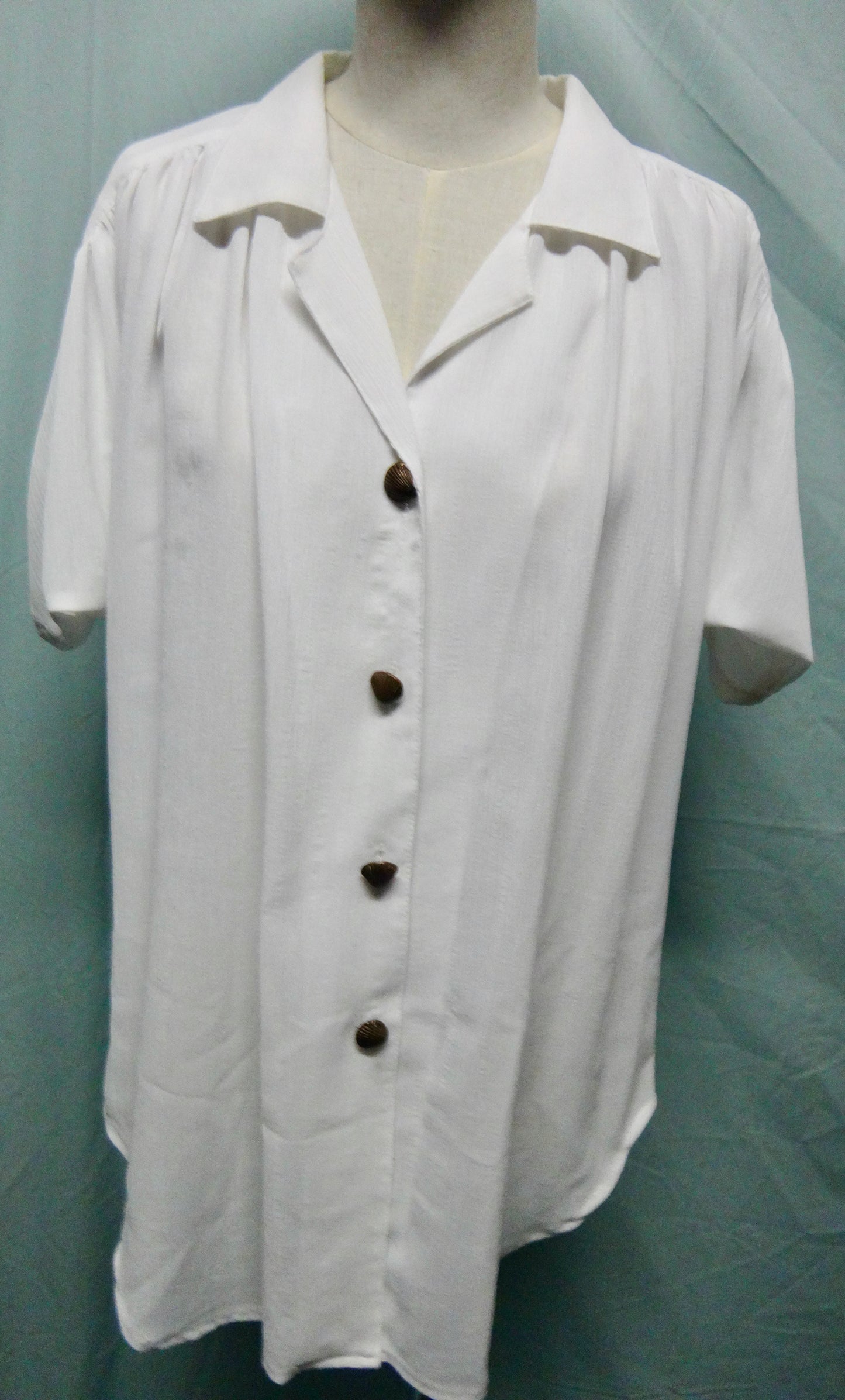 90s Oversized White Top with Shell Buttons