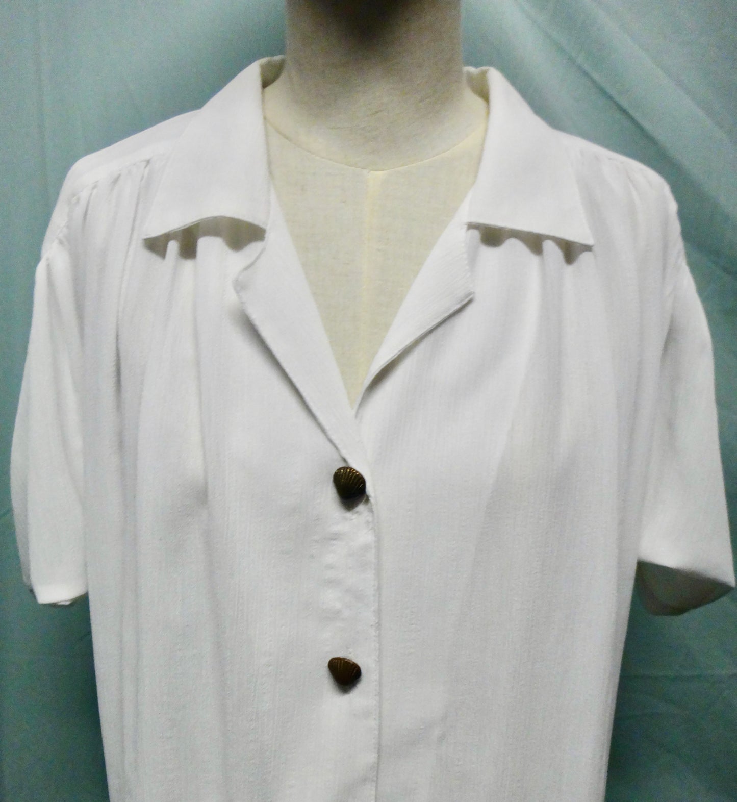 90s Oversized White Top with Shell Buttons