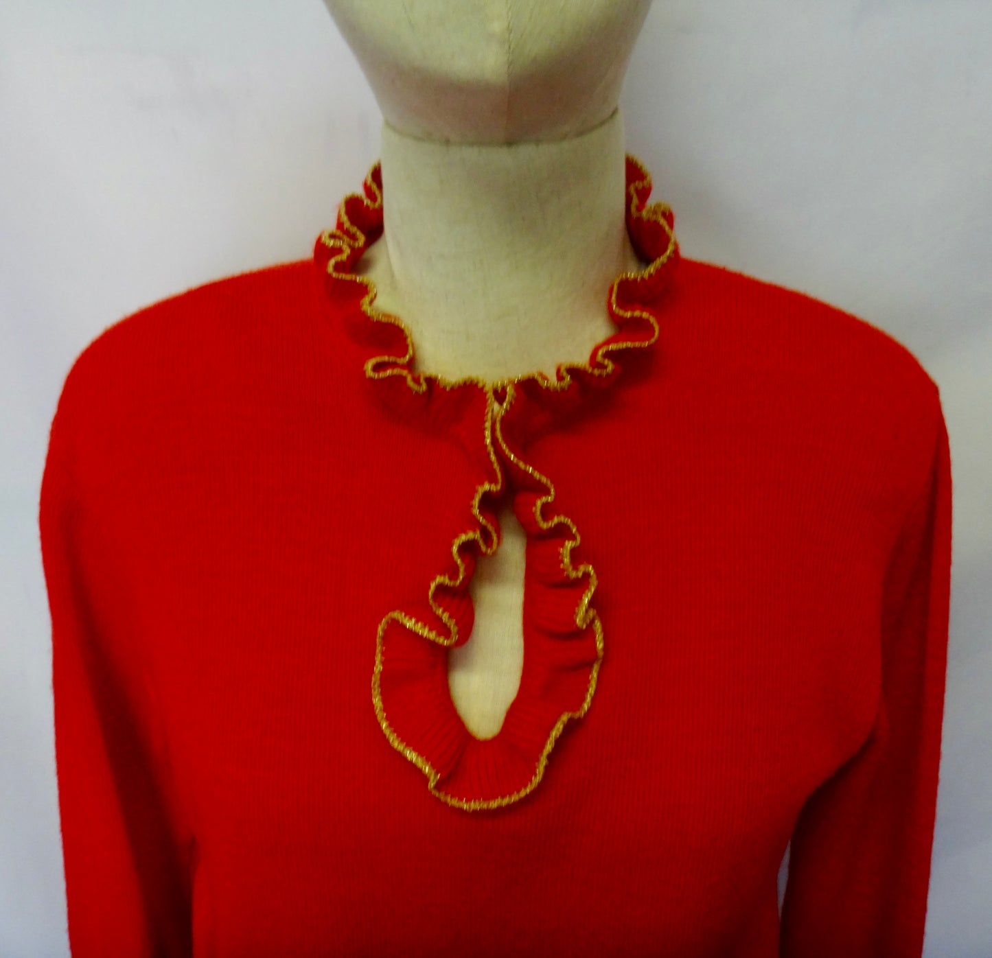 80s Frilled Keyhole Knit in Red and Gold