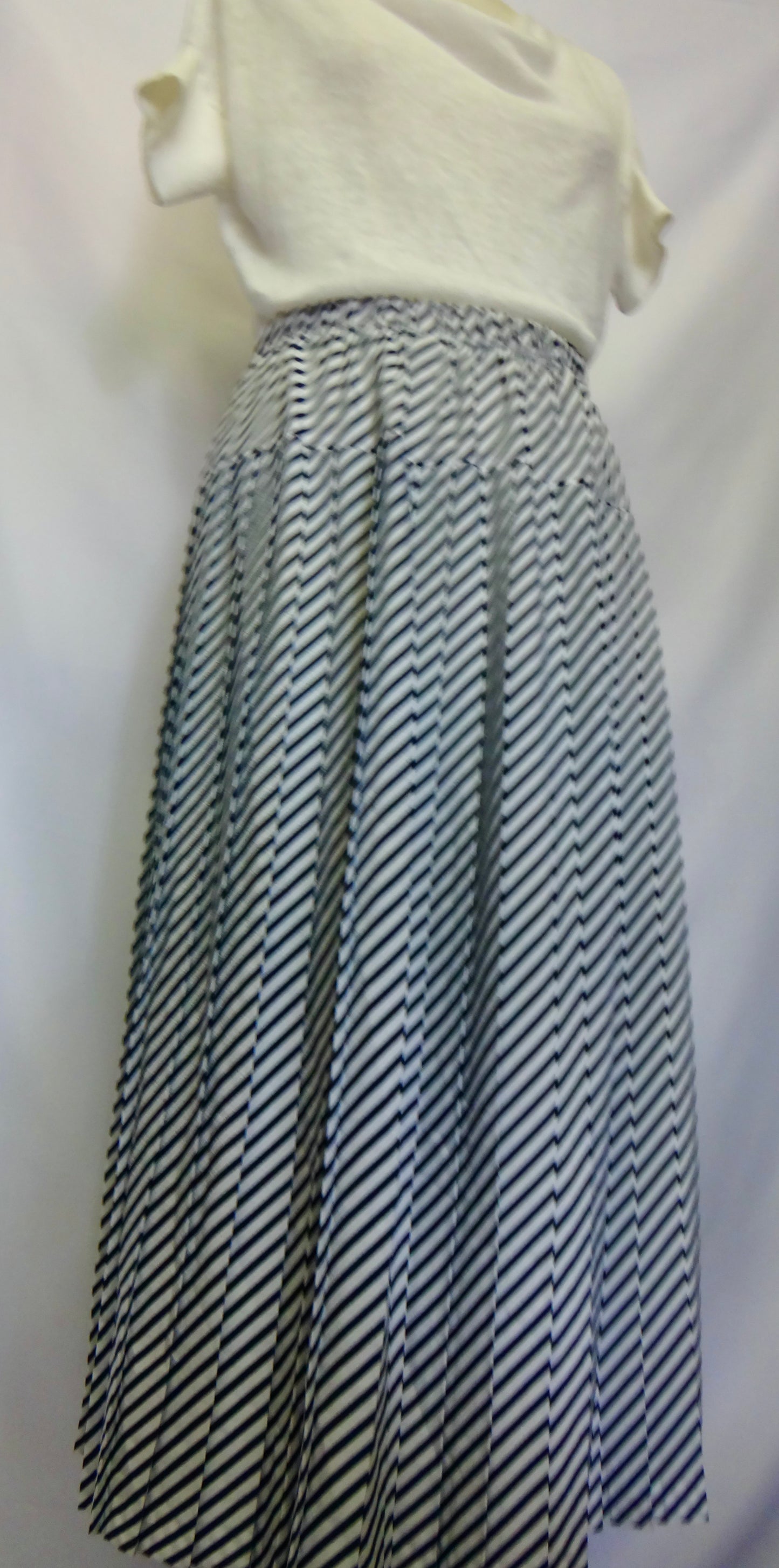 80s Stripe Skirt in Ink White