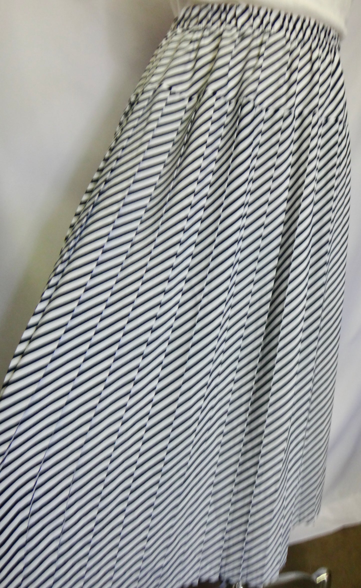 80s Stripe Skirt in Ink White