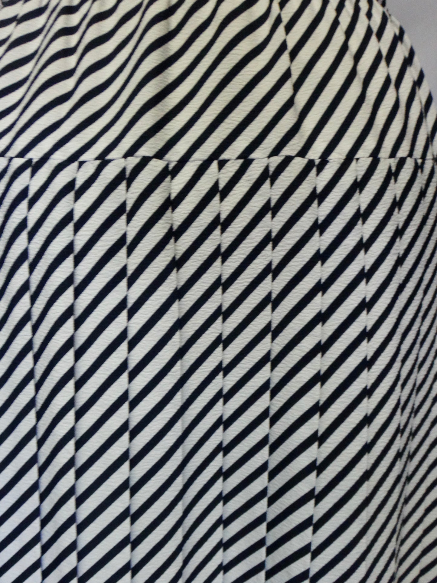 80s Stripe Skirt in Ink White