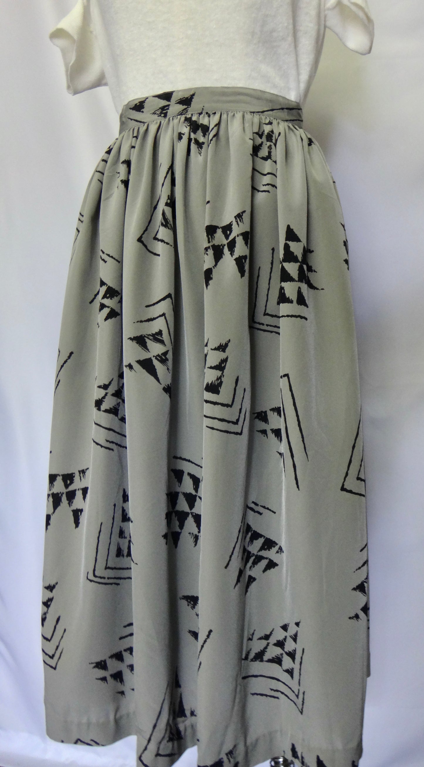 80s/90s Grey Black Abstract Triangle Print Skirt