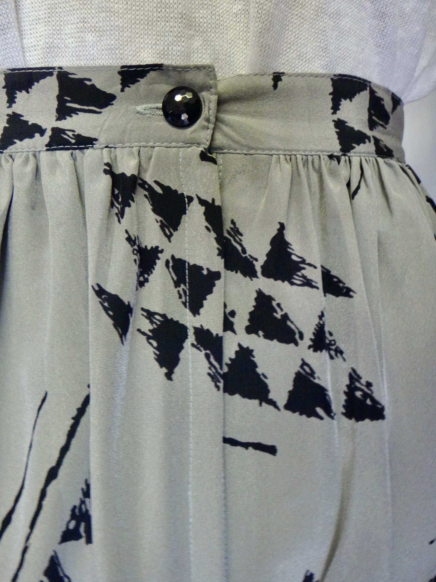 80s/90s Grey Black Abstract Triangle Print Skirt