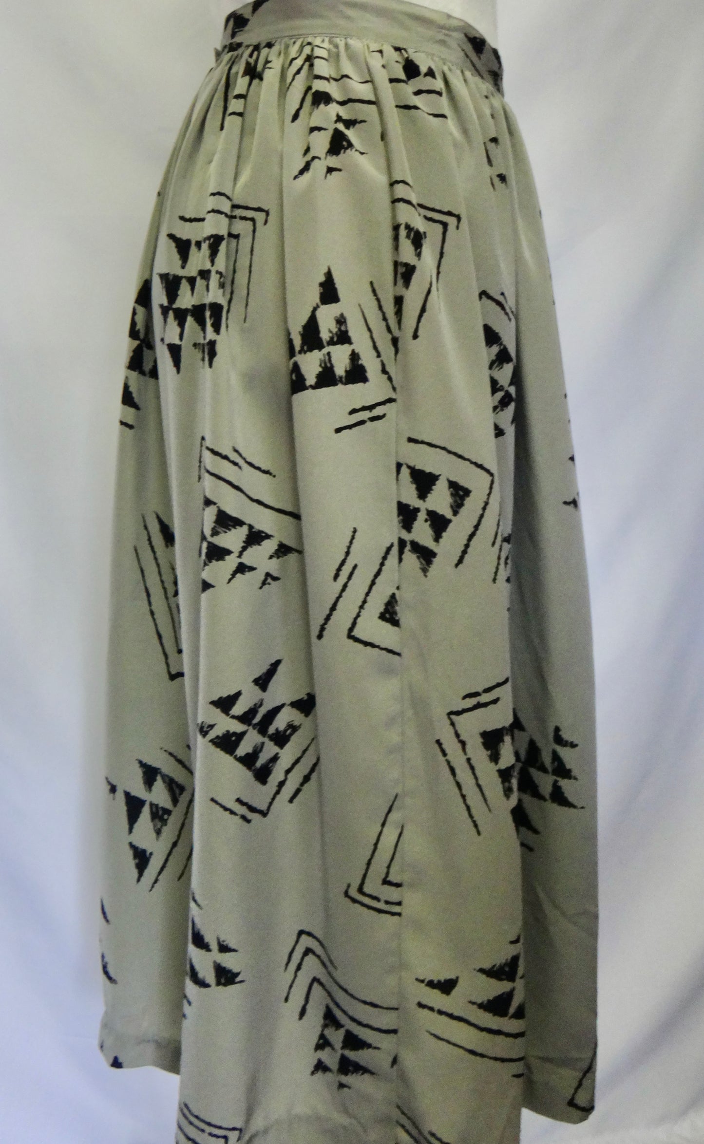 80s/90s Grey Black Abstract Triangle Print Skirt