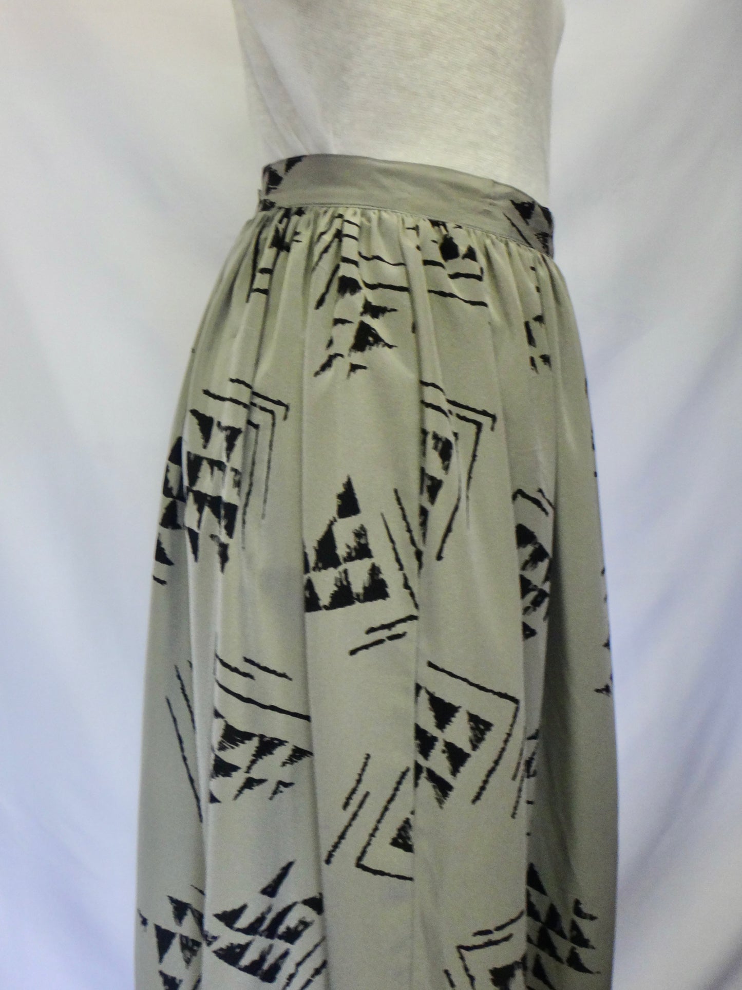 80s/90s Grey Black Abstract Triangle Print Skirt