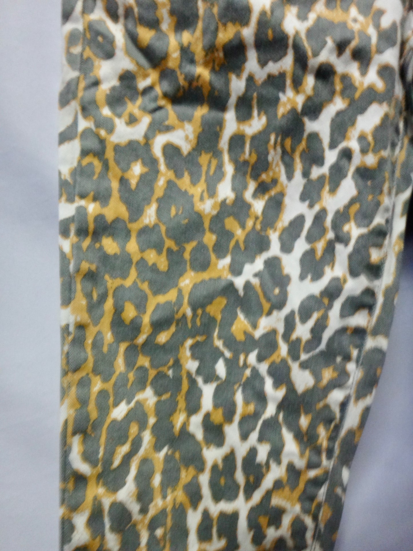 Tiger Print Ankle Grazer Jeggings Preloved