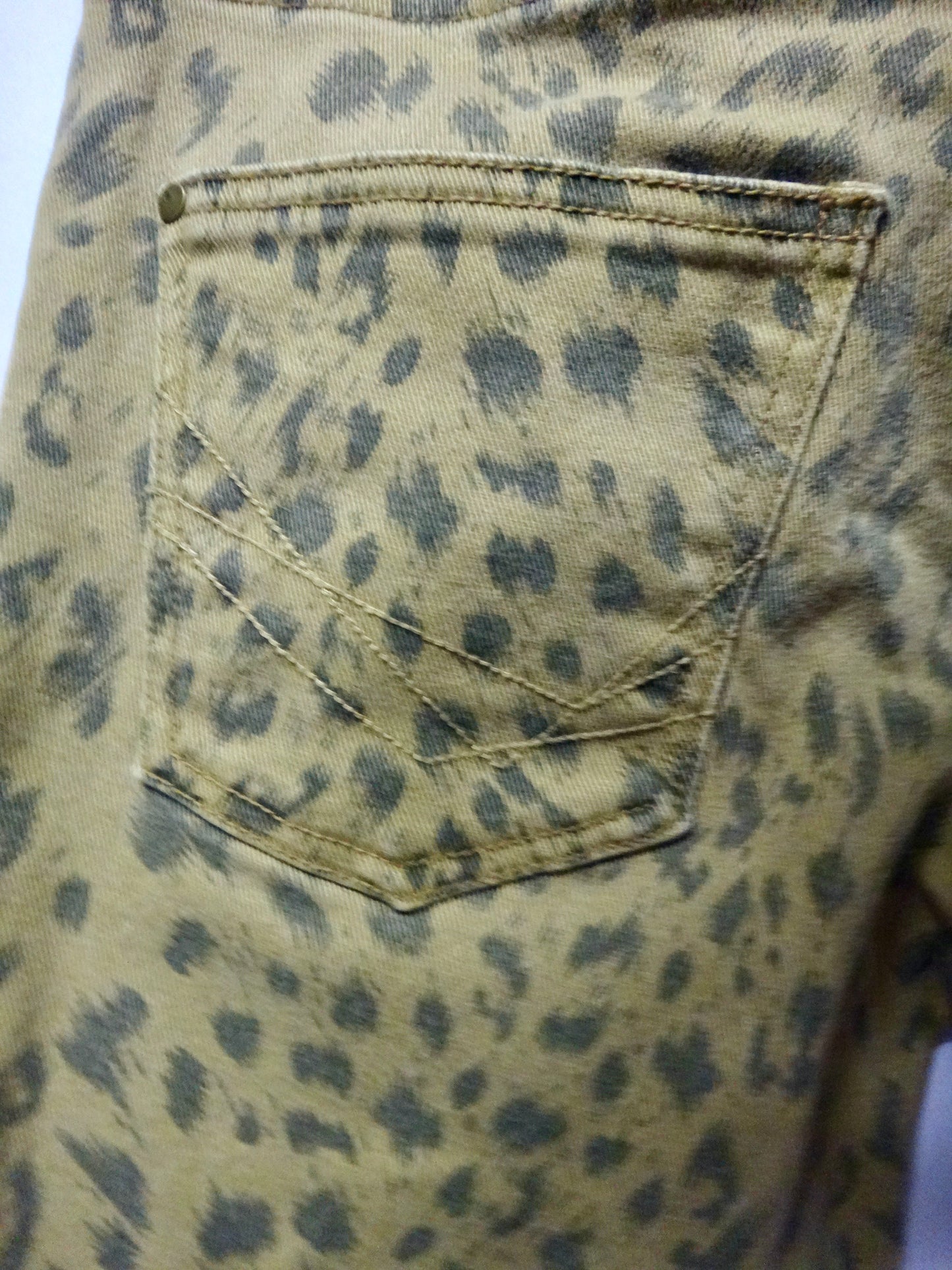 Cheetah Print Ankle Grazer Jeans Preloved